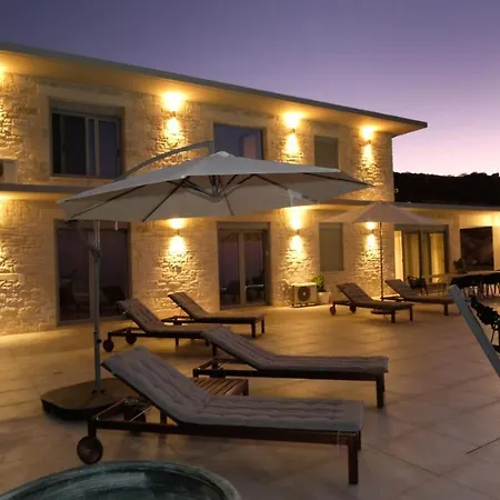 Eva West With Infinity Pool & And Panoramic Sea View Willa Gerani Chanion